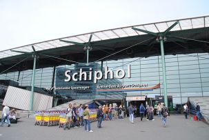 Amsterdam_Schiphol_Airport_entrance