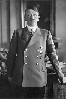 220px-Bundesarchiv_Bild_183-H1216-0500-002,_Adolf_Hitler