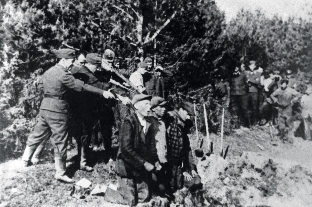 executing-soviet-partisans.jpg