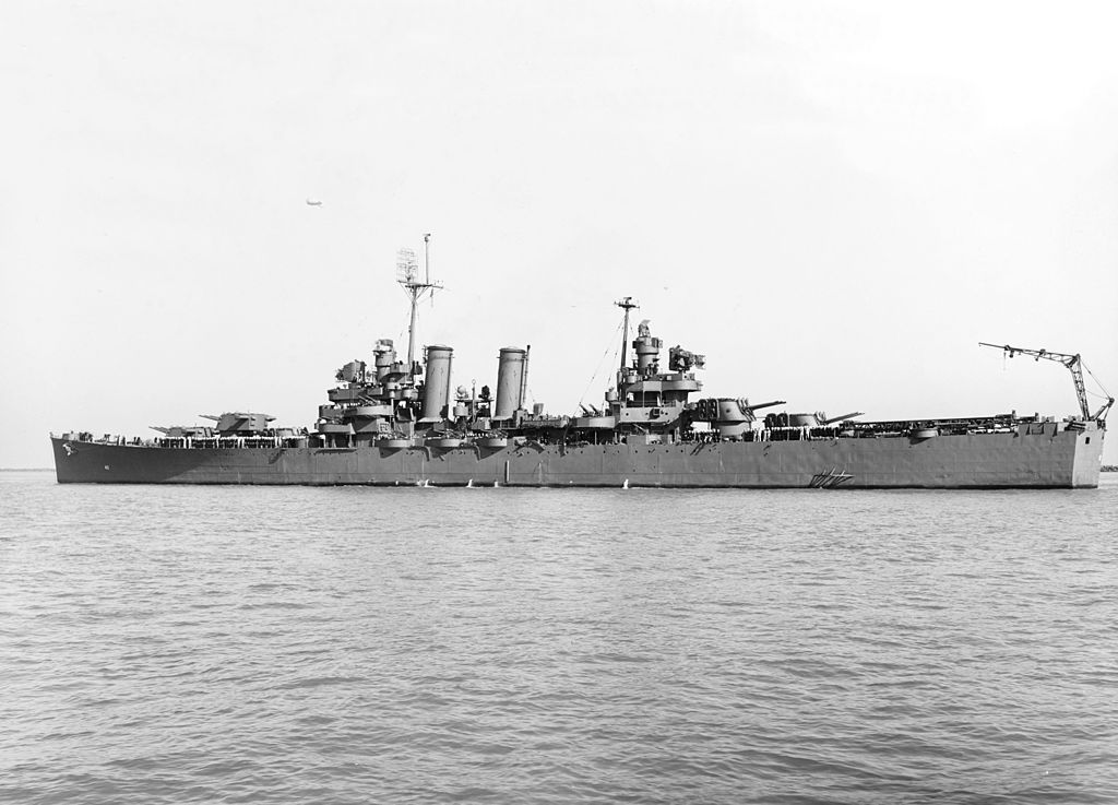 USS_Nashville_(CL-43)_off_the_Mare_Island_Naval_Shipyard_on_4_August_1943